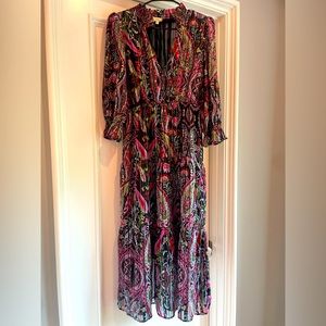 Gorgeous dress. Size: Medium. Excellent condition - never worn. Lined dress.